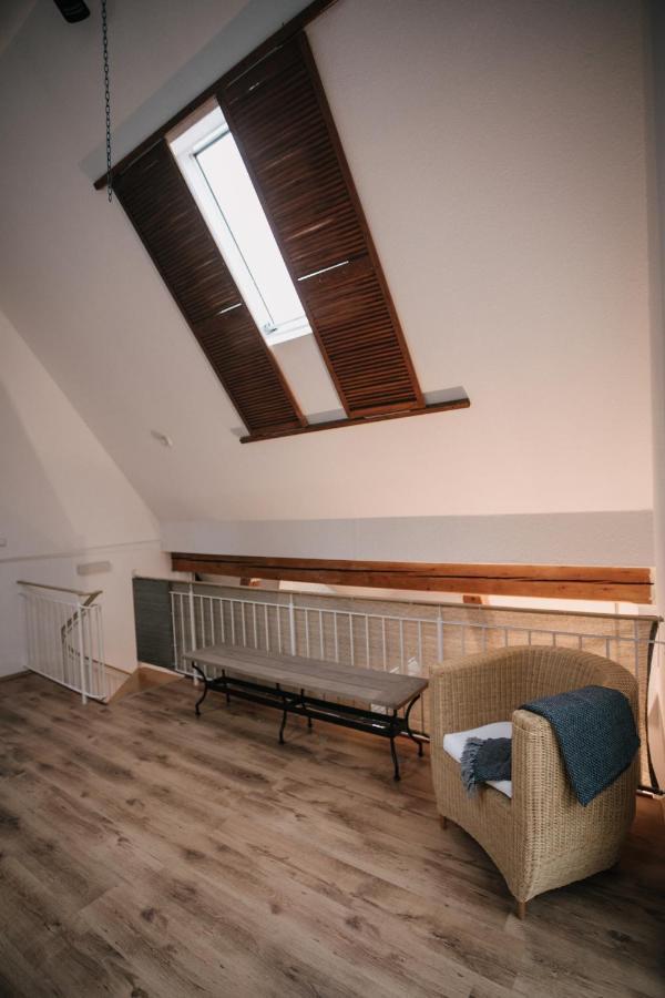 Eigenes Maisonettehaus In Idyllischer Lage Mit Balkon, Nahe Messe, 24H Self-Check In, Gratis Parken Schwabach Exterior photo